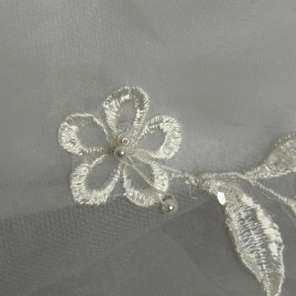 Davids Bridal Girls White Beaded Floral Tulle Flower Girl Dress Size 6 Communion - Picture 16 of 16